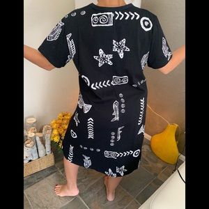 5 For $25  Kisses & hugs black dress size XL